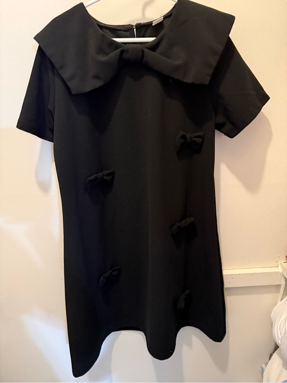 Black shift dress with collar and bows (12)